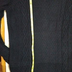 Uniqlo Mens Stylish Sweater.