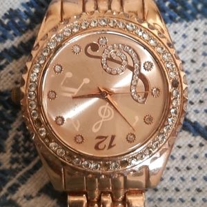 Golden Wrist Watch Women.