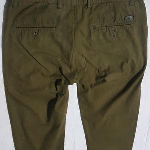 Olive Green Pant From Vanhusen