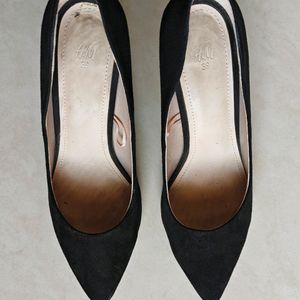 H&M Black Pumps