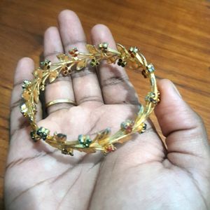 Beautiful Gold Plated Bangle With Stone|1 Piece