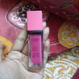 Huda Beauty Liquid Matte  Pink Lipstick💄