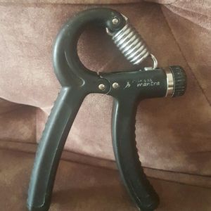 Newly Hand Gripper Adjustable 10kg-40kg .