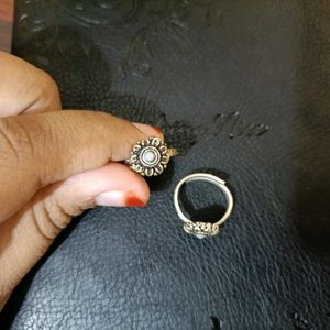 TEEJH FLORAL TOE RING