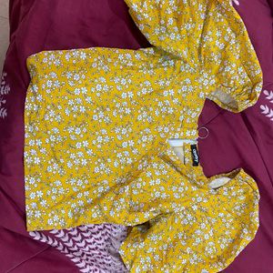 Classy Yellow Flower Print top🌼