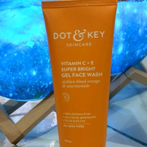 (Sealed) Dot & Key Vitamin C + E Gel Face Wash