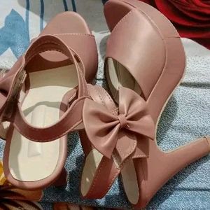 LATEST HEELS FOR WOMEN