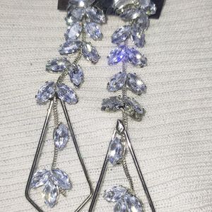 pretty Silver diamond earring