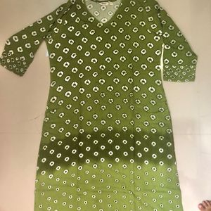 Max Bandhni Print Shaded Kurti