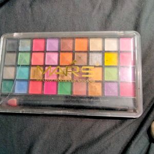 eyeshadow plate