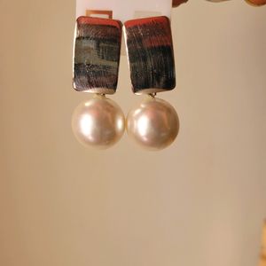 Beautiful Pearl Earing