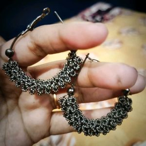 Round earring