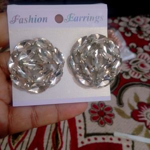 BEAUTIFUL EARRING