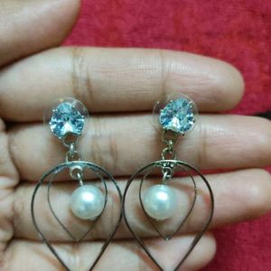 Crystal And Pearl Earing