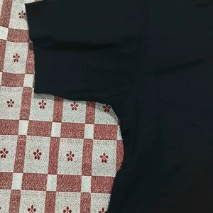 Black Strechable Crop Top Is Like New Condition