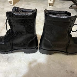 Men Boots To Look Sexy (Unused)