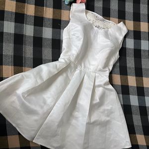 Pretty White Dress With Back Bow Design