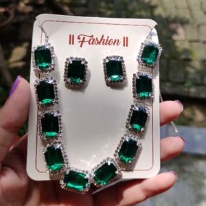 Emerald Jewellery Set