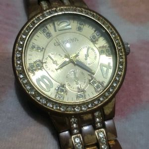 My sister have many golden Watch