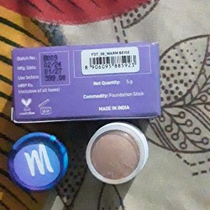 Myglamm Pose HD Foundation (Warm Beige)