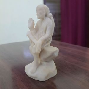 Sai baba sculpture