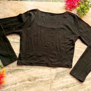 Trendy Black Full Sleeves Crop Top👀