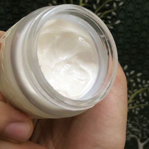 Luxuriously Formulated Serum Moisturiser