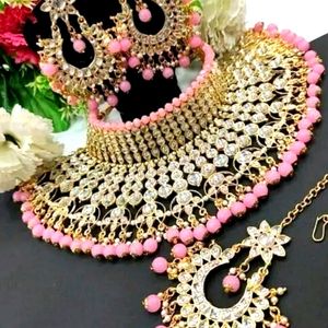 Gold Chocker Nacklace Set