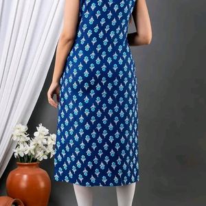 Women's Rayon Printed Straight Sleeveless Kurti