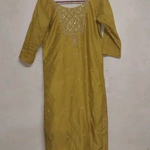 Good Quality Beautiful Kurti And Pant