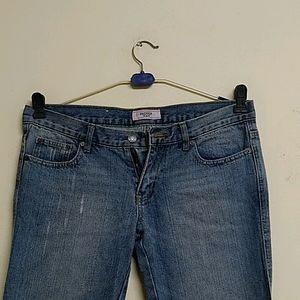 women straight fit tattered jeans