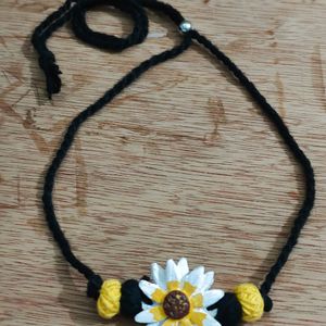 Brand New Flower Necklace Jewellery & Earrings