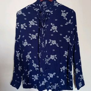 Offer-Navy blue Tops