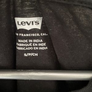 Levi’s T-shirt