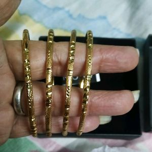 AVON 4 BANGLES SET