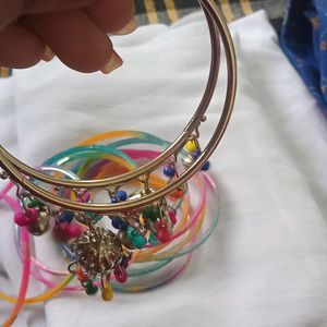 Iam Selling Colour Bangles