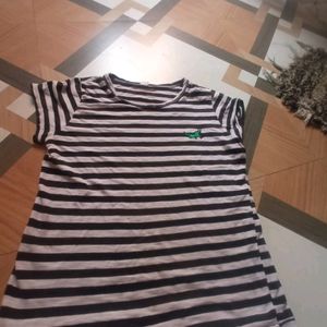 White And Black Stripts T-shirt