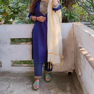 Kurta Salwar  Set With Off White Dupatta