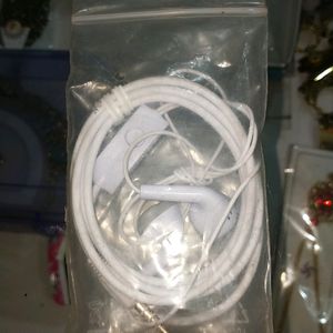 Brand New Samsung Wire Earphone