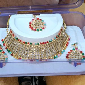 Multicolored Necklace Set With Mangtika