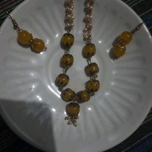 Pearl Necklace With Earrings