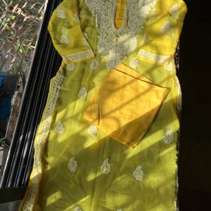 Yellow Chikankari kurta with inner