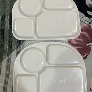 2 Plates With Three Compartments