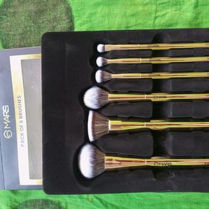 Mars Artist Arsenal Makeup Brush Set.