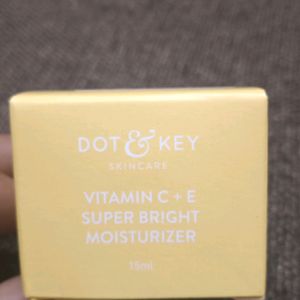 Vitamin C + E Super Bright Moisturizer