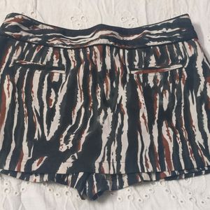 349 Rs .SKORT ANIMAL PRINT