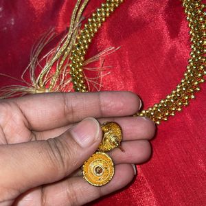 Traditional Golden Choker With Earrings