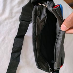 Black Slingbag (Women's)