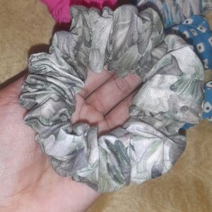 Set Of 5 Hair Scrunchies in Coins