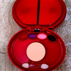 TYA Fashion Makeup Kit